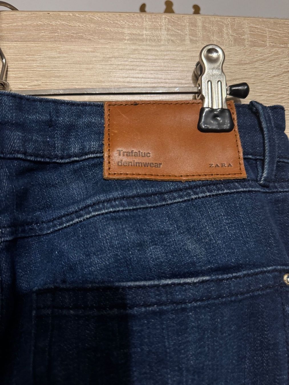 Jeans: Jeans slim avec trous – Usato da Montreux venduto da Izapechee 4