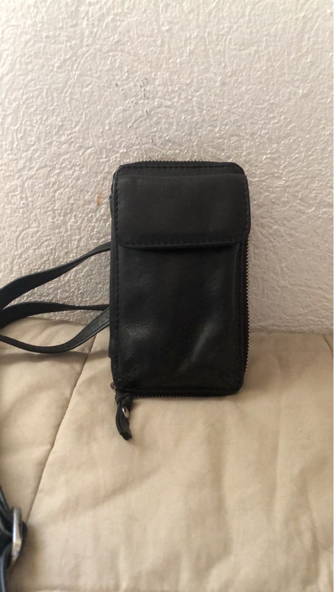 Taschen: Mini sac noir en cuir – Neu (gemäss Beschreibung) aus Biel/Bienne von Lianumi