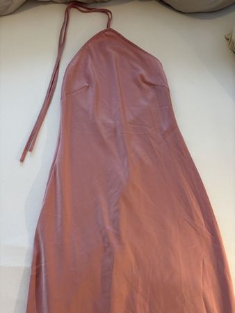 Robe rose satin 