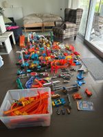 Riesige Hot Wheels Rennbahn mit Zubehör legendärem Zubehör