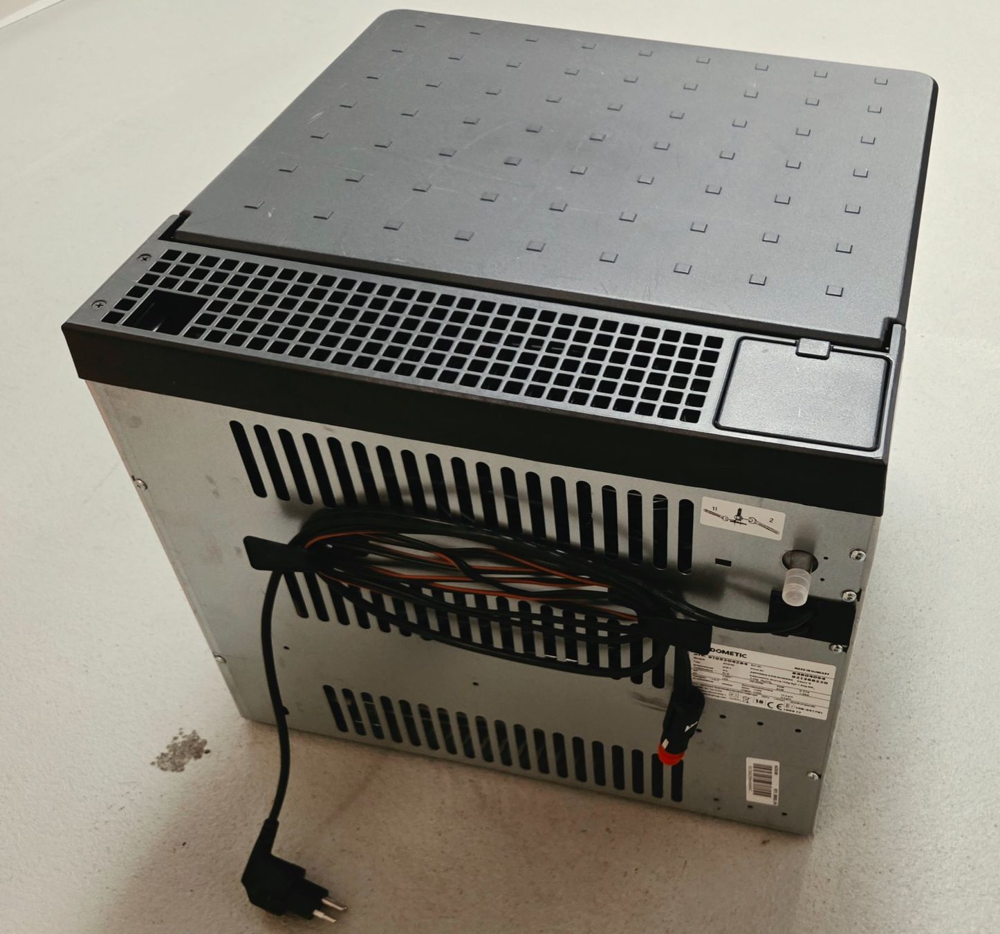 Dometic Kühlschränke & Kühlen: DOMETIC ACX40 "Combicool" Absorberkühlbox 40 Liter – Gebraucht aus Ittigen von bluesboy_66 5