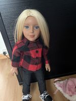 Im Glück Puppe mit viel Zubehör