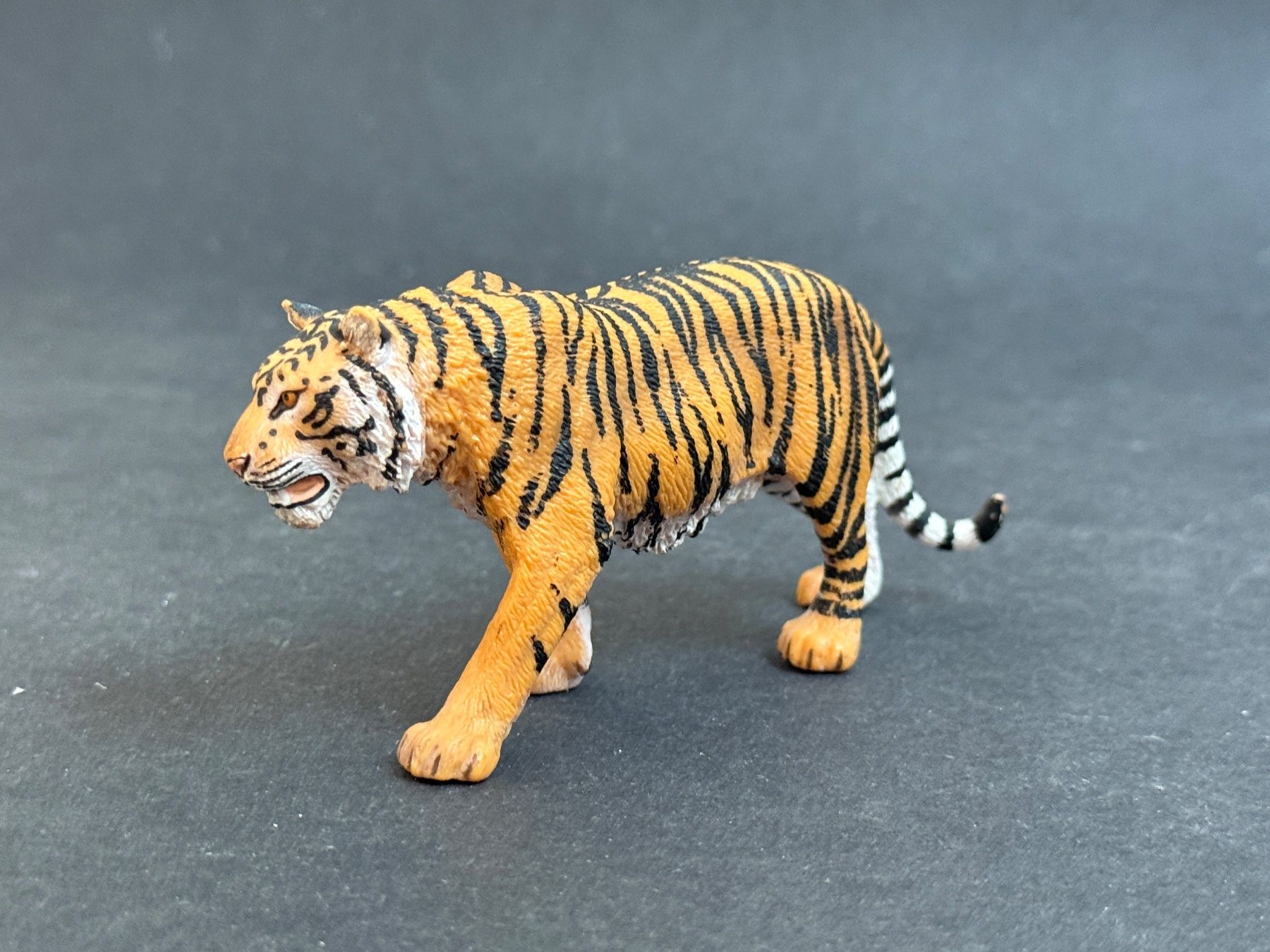 Schleich Statuette: Schleich Tiger mit Junges Jungem – Nuovo (secondo la descrizione) da Ennetbaden venduto da mapa05 6