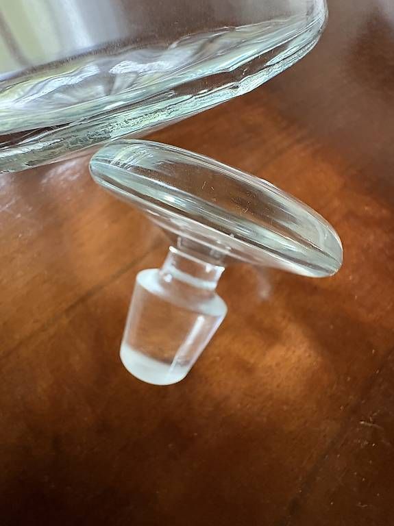Sonstiges Geschirr & Gläser: Glas Weinkaraffe Kristall mit Deckel – Neu (gemäss Beschreibung) aus Bremgarten AG von Honeybooker 1