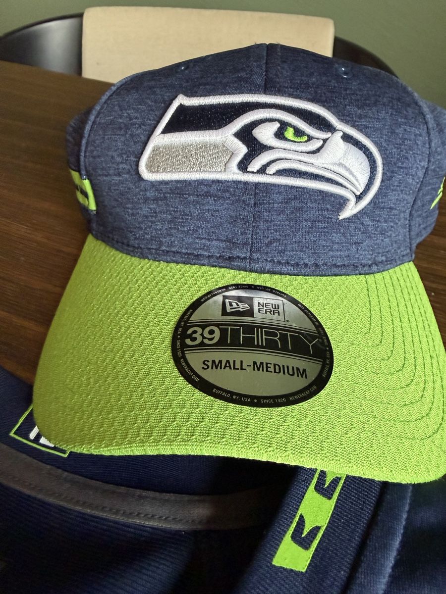 Lotti di vestiti: Seattle Seahawks Set: Shirt, Schal und Cap – Nuovo (secondo la descrizione) da Sursee venduto da ste_zr96 4