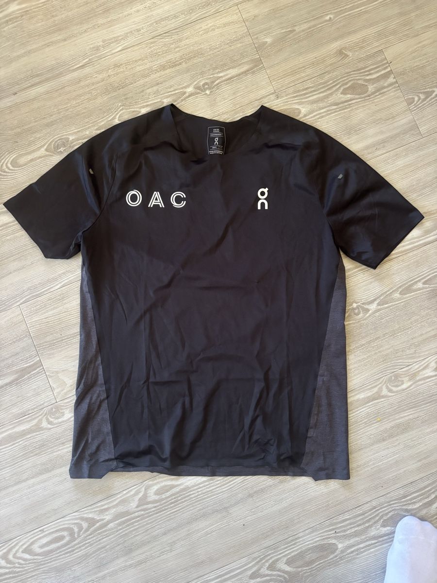 On T-shirts: On Shirt  – D'occasion à Hofstetten SO par p0ak