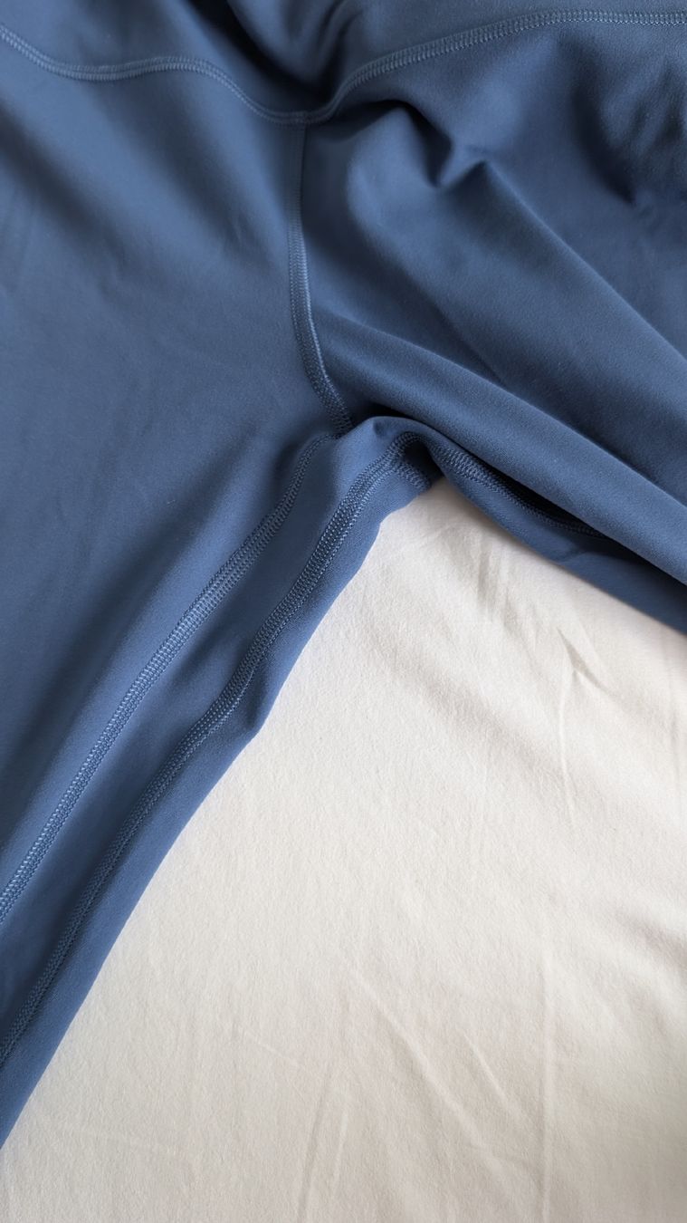 Lululemon Leggings: Lululemon flared leggings  – D'occasion à Ettingen par hms_w27b 2