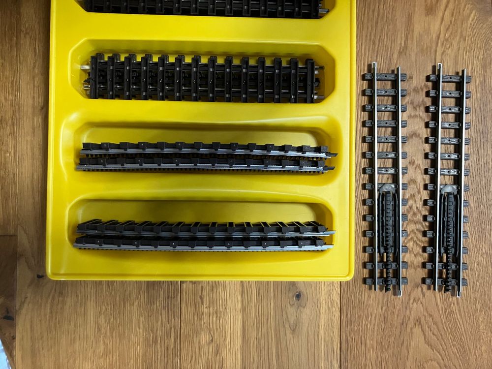 Utz Modelleisenbahnen: UTZ/Fama-Set mit Lok, Wagen, Schienen, Trafo und Stützen – Gebraucht aus Affoltern am Albis von Stesch79 2