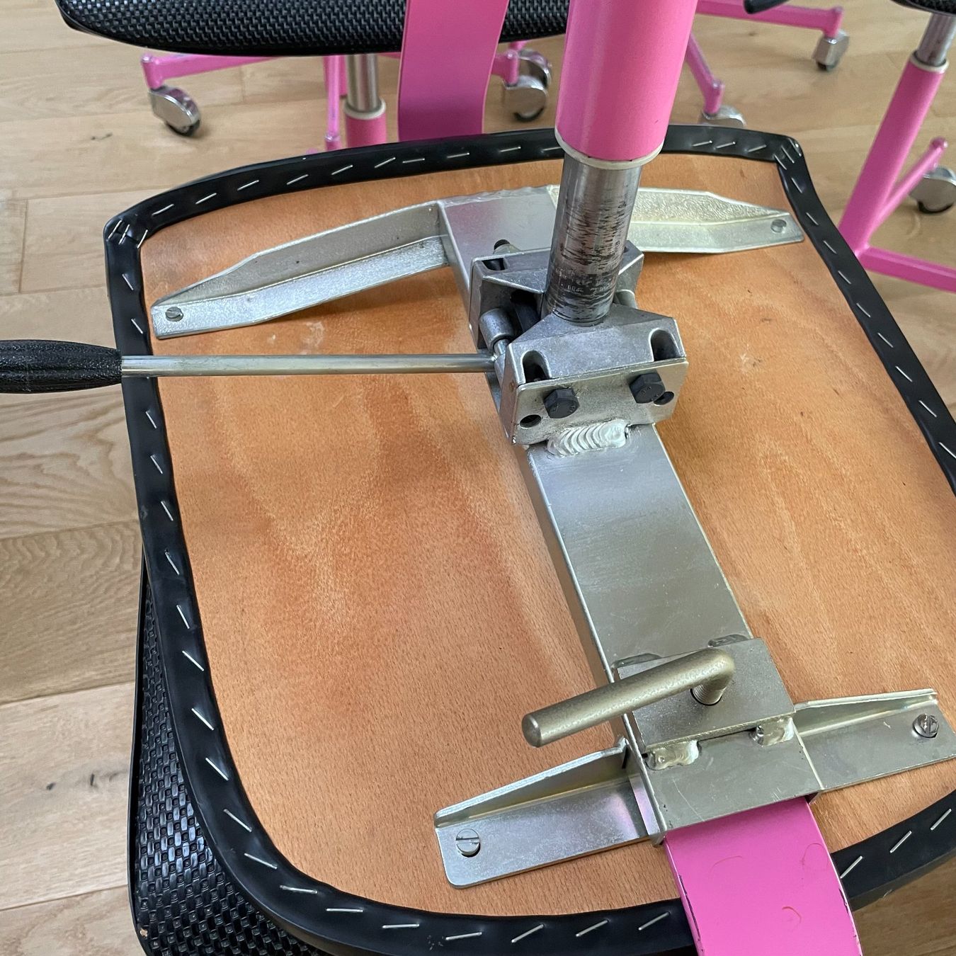 Embru Chaises: Embru Atelierstuhl Drehstuhl Arbeitsstuhl – D'occasion à Aarburg par Qin3ze 6