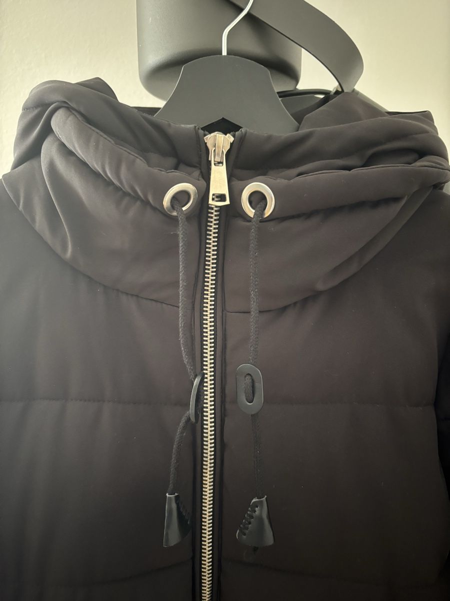 Esprit Cappotti: Schwarzer Daunenmantel – Usato da Zürich venduto da elleon44 1