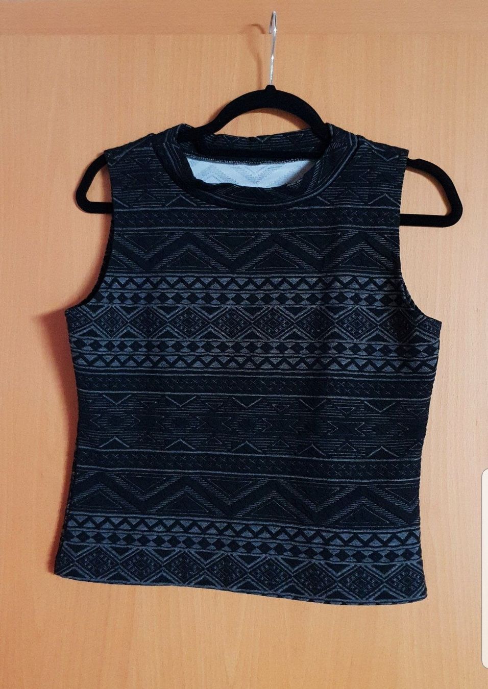 Top: Top Neu – Nuovo (secondo la descrizione) da Bubendorf venduto da ang_b829