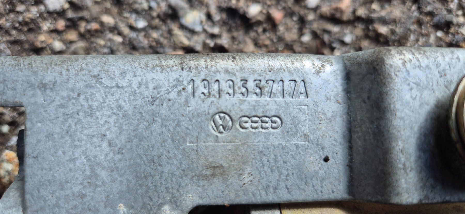 Tutti pezzi di ricambio auto: Golf 2 Scheibenwischmotor Heck – Usato da Riggisberg venduto da Mahali04 1
