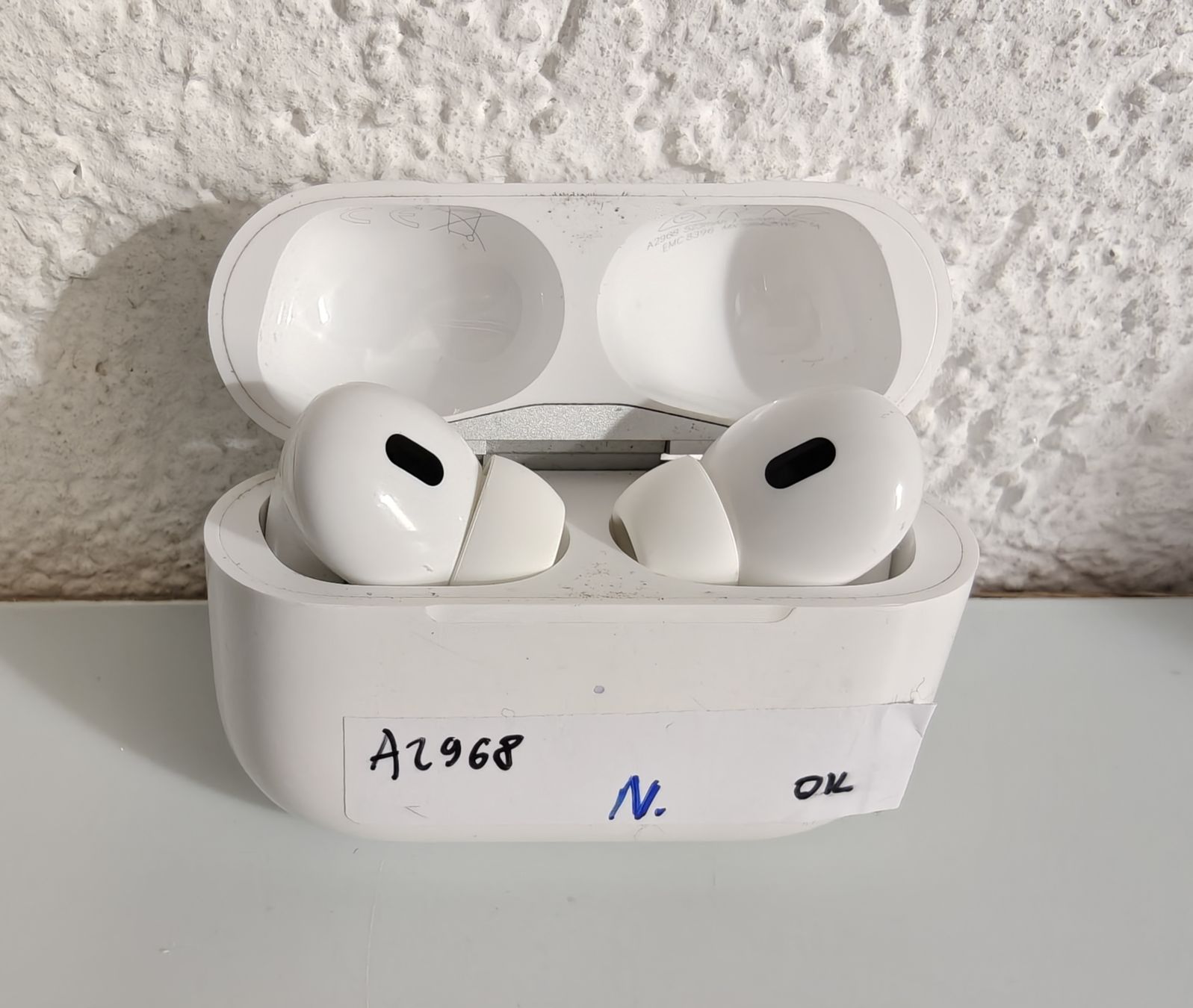Apple Cuffie: Apple AirPods Pro 2 (USB C) – Usato da Ehrendingen venduto da Rocky985