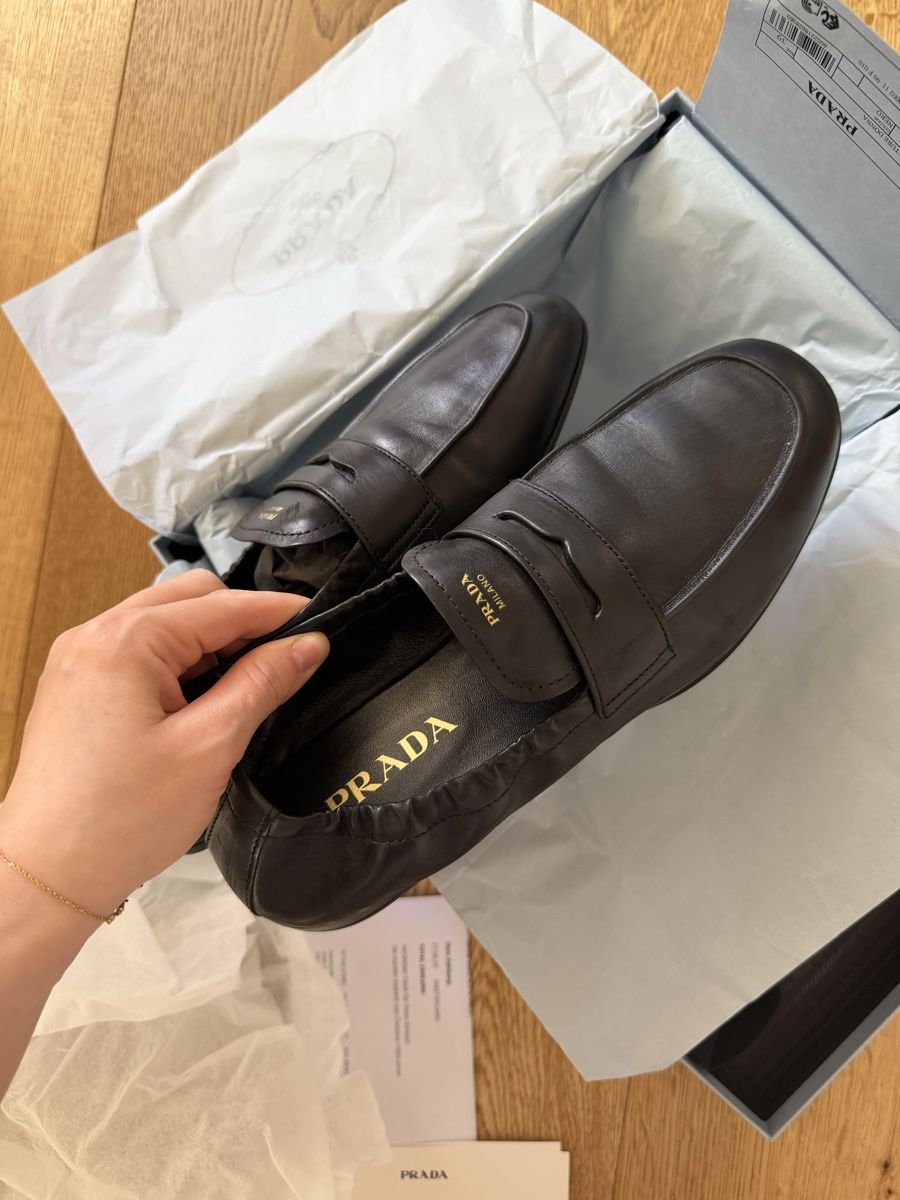 Prada Scarpe da donna: Prada Shuffle Antikleder-Loafer, Grösse 39 – Nuovo e nell'imballaggio originale da Allschwil venduto da adrke 3