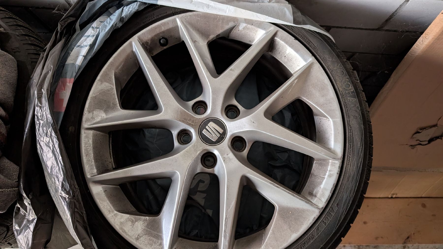 Seat Pneumatici & Ruote complete: 18" SEAT Original-Sommerräder – Usato da Richenthal venduto da Waynie