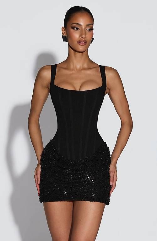 Robes: Mini Kleid Schwarz – D'occasion à Pratteln par Izabela._.