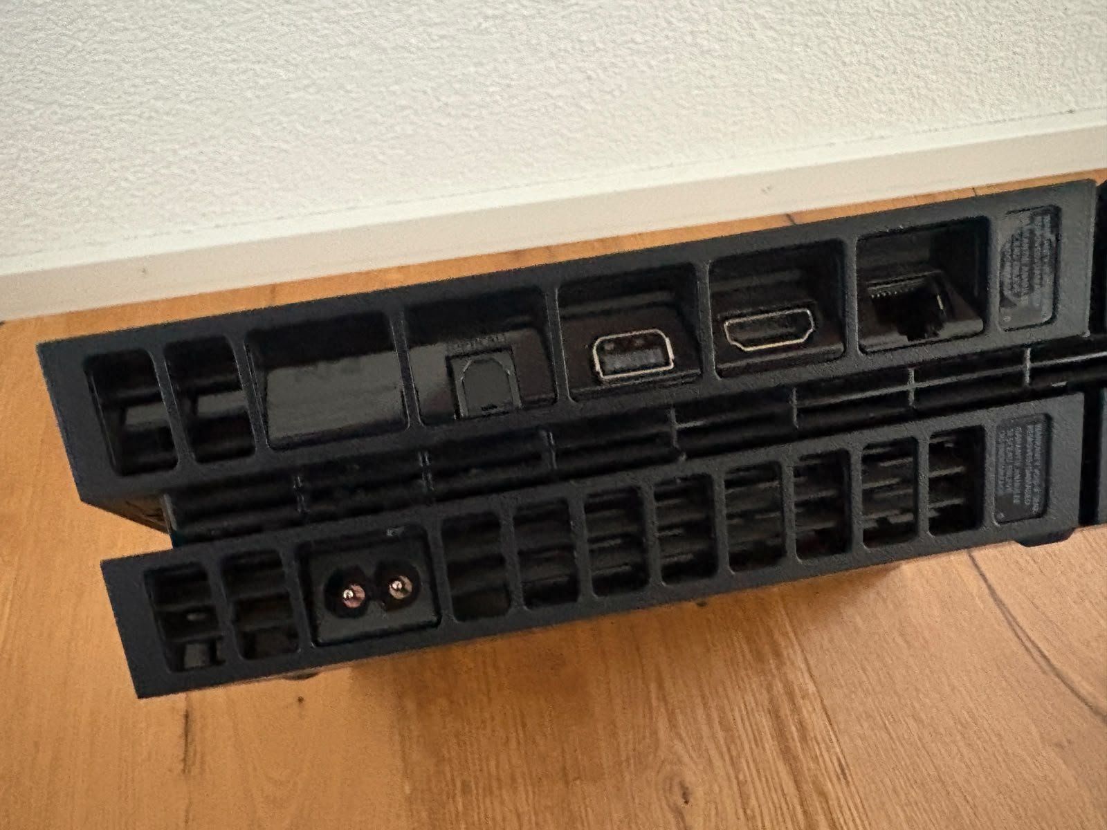 Sony Console: Sony PS4 inkl. 4 Games, Controller und Ladestation – Usato da Algetshausen venduto da Sili2000 5