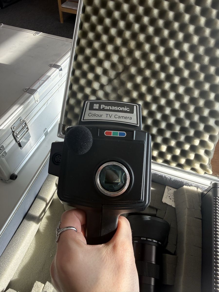 Panasonic Videocamere: Panasonic Colour TV Camera - Vintage / Broadcast Kamera – Usato da Zürich venduto da altstetten