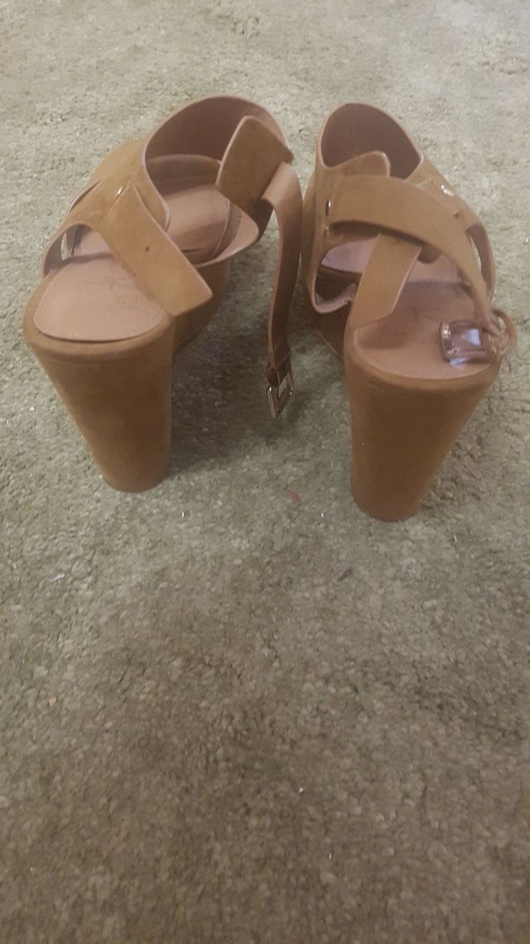 Chaussures femmes: Sandalen Gr.40 – D'occasion à Schöfflisdorf par CrRG21