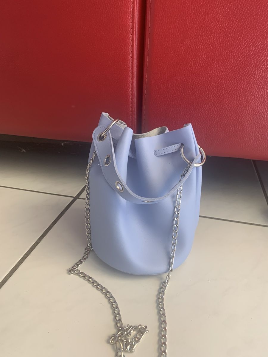 Taschen für Damen: Stylische Beuteltasche / Umhängetasche – Neu (gemäss Beschreibung) aus Bettlach von valishop