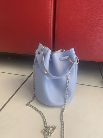 Stylische Beuteltasche / Umhängetasche