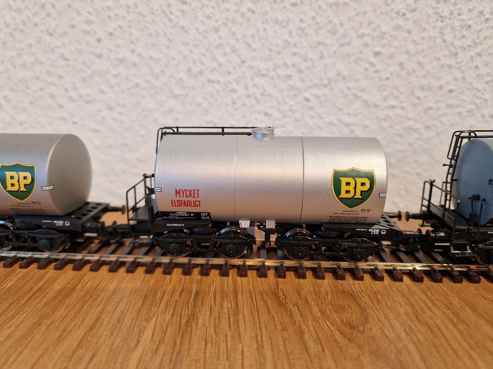 Roco Modelleisenbahnen: SJ BP Tankwagen H0 – Neu (gemäss Beschreibung) aus Matten b. Interlaken von lor_hr9w 8