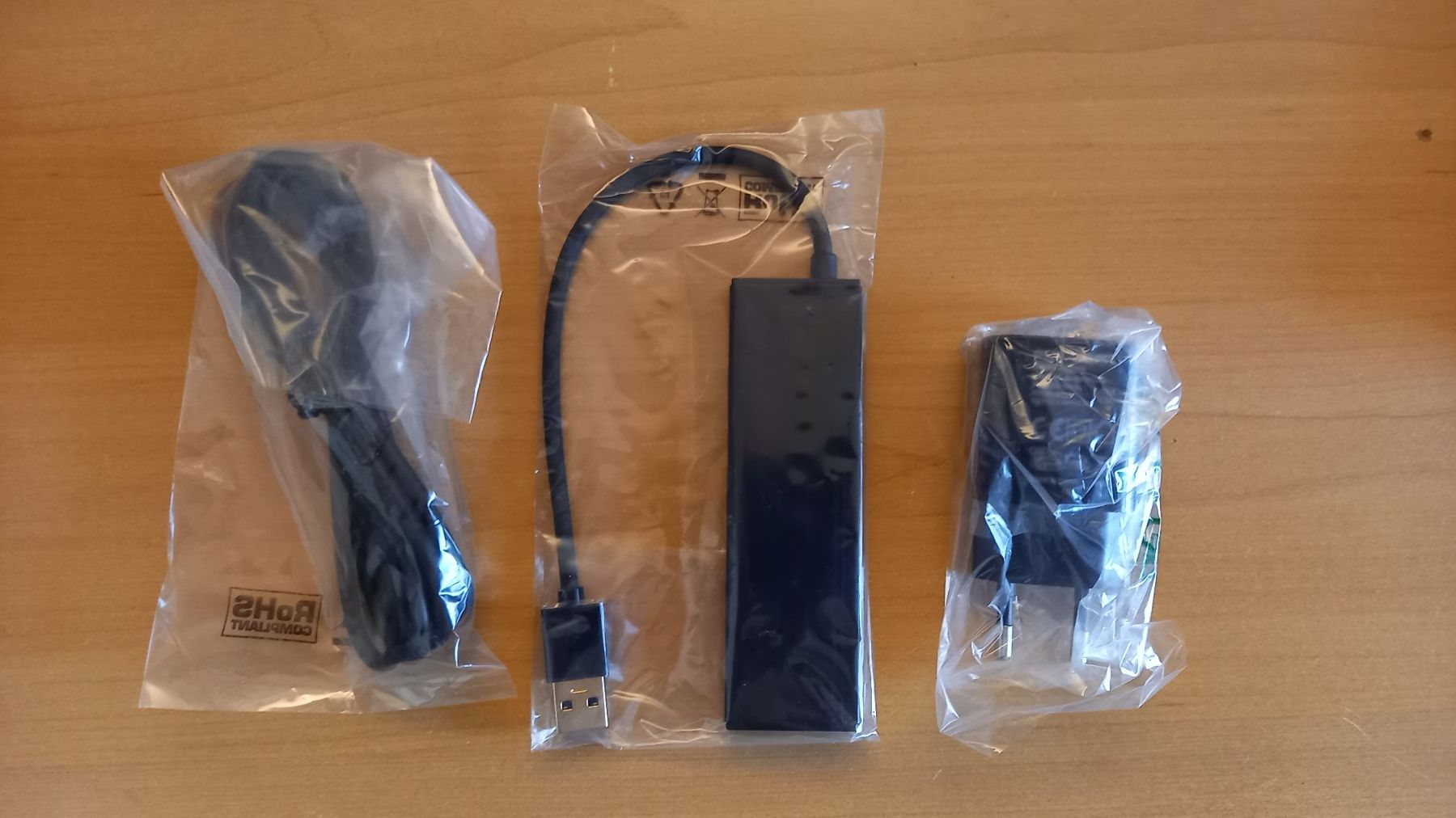Hubs & Switches: USB 3.0 Hub 4-Port mit Power Supply Prime Wire – Neu (gemäss Beschreibung) aus Lausen von habrefre