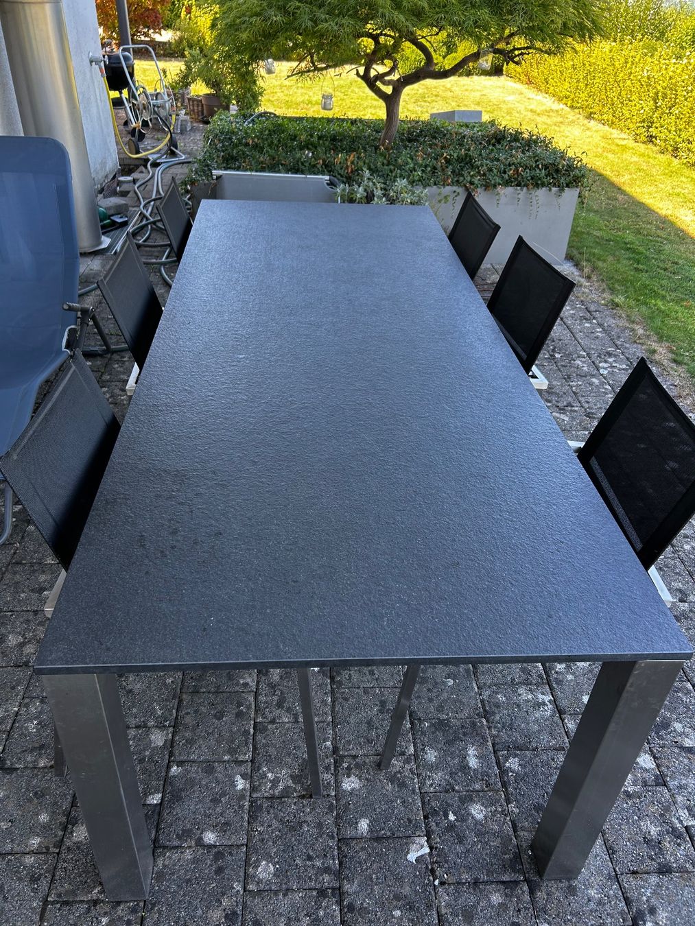 Tavoli: Gartentisch Granit mit verzinktem rostfreien Gestell – Usato da Rüschlikon venduto da .lucia