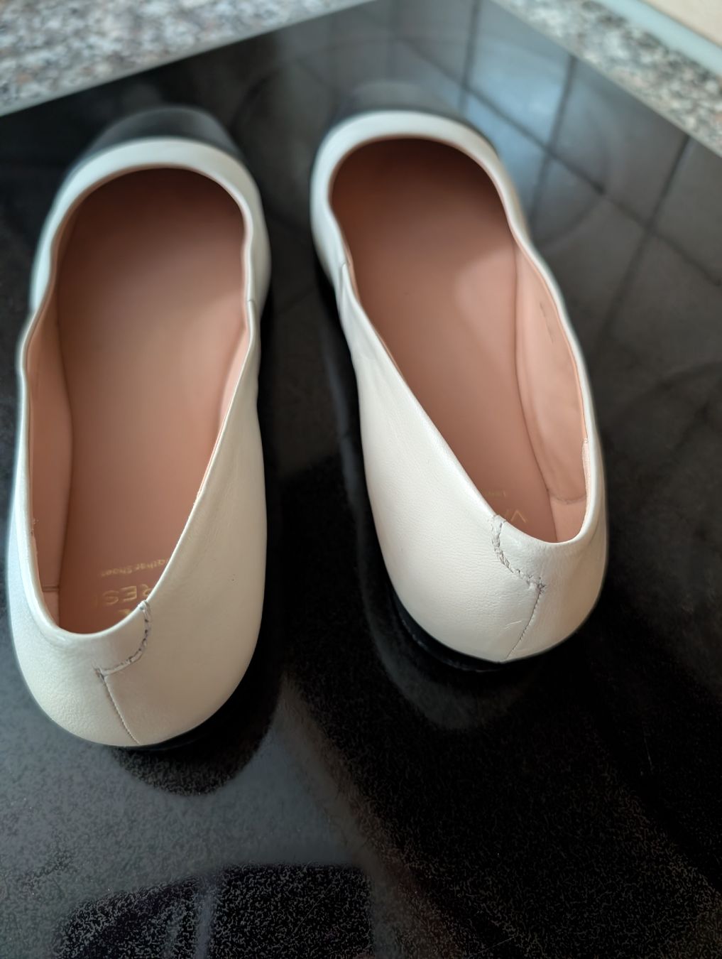 Damenschuhe: Ballerinas Leder schwarz-weiss Grösse 39 – Neu (gemäss Beschreibung) aus Adelboden von Markusandra 2