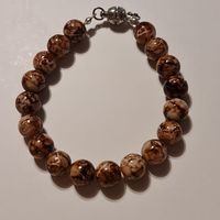 Handgemachtes Armband mit Marmorperlen