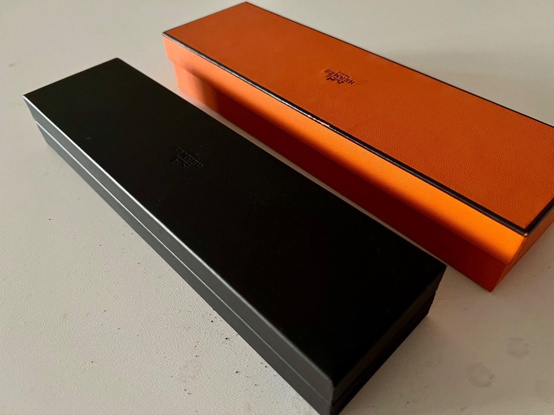 Hermès Uhren: HERMES-Paris brown watch box with velvet interior – Gebraucht aus Mont-sur-Lausanne von vmi_ym5l 5