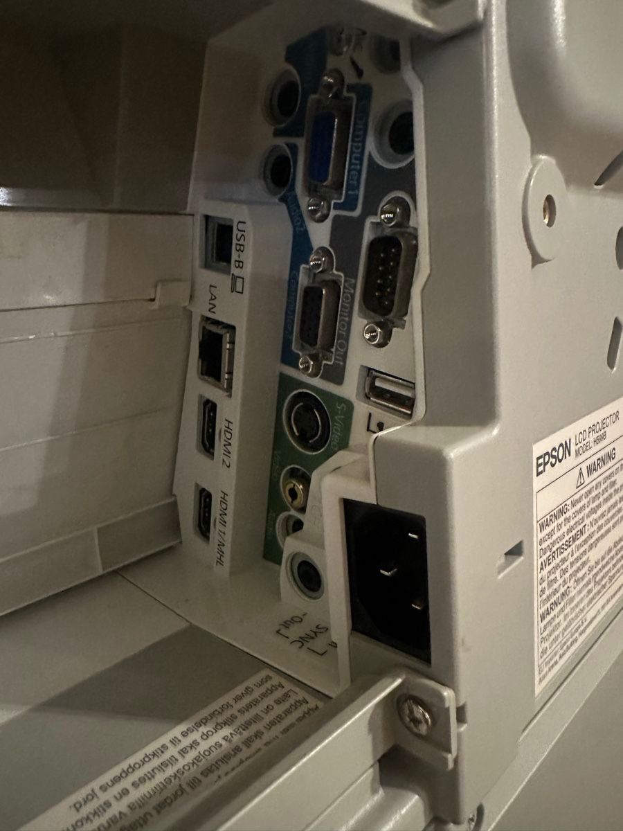 Epson Videoprojektoren: Projecteur Epson H595Wi, HDMI/VGA, 16 – Gebraucht aus Belmont-Lausanne von amolaschi 1