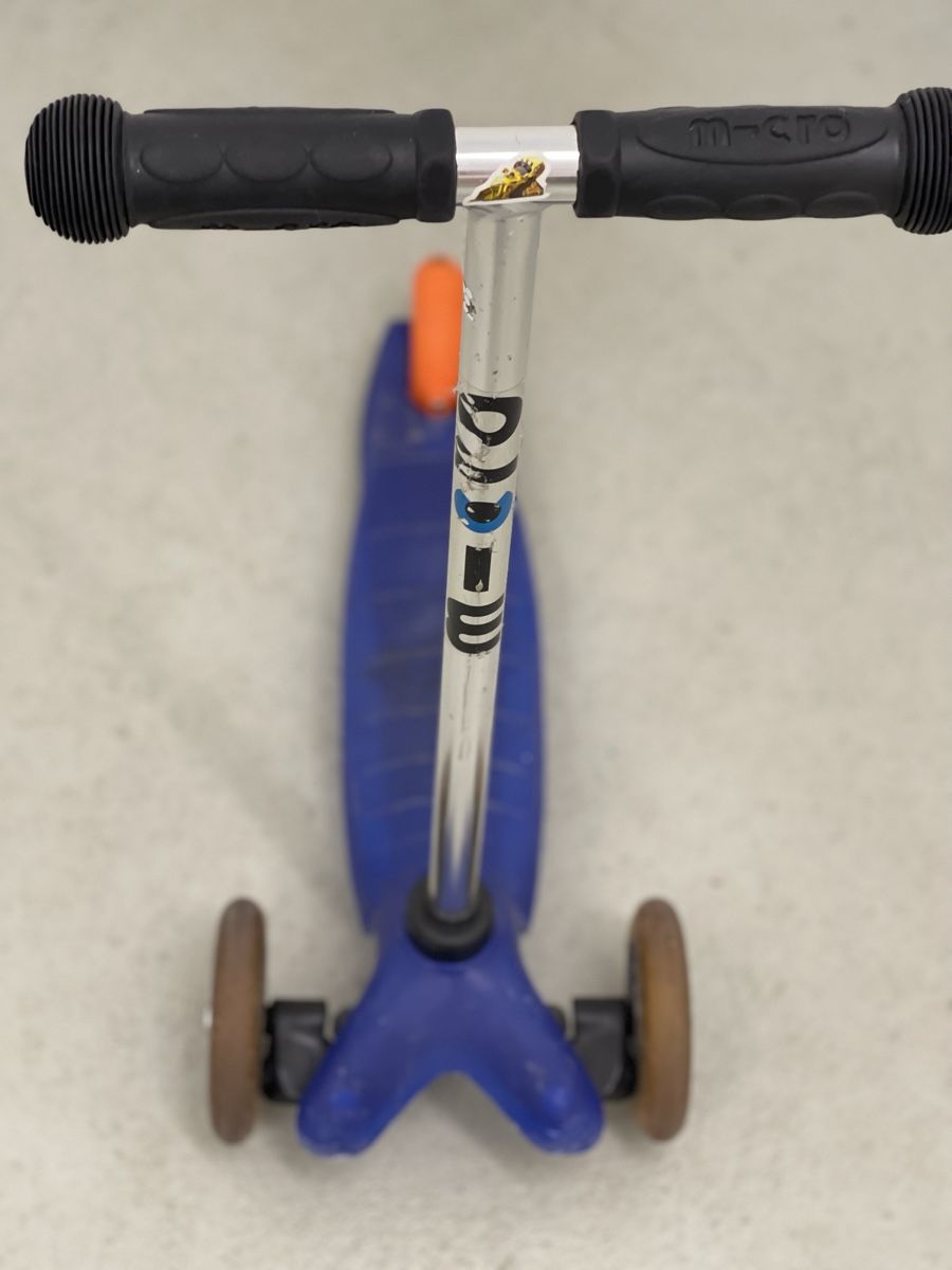 Scooter: Blue Micro Scooter for Kids - Perfect for Spring Fun! – Usato da Dietikon venduto da ami_zvp7