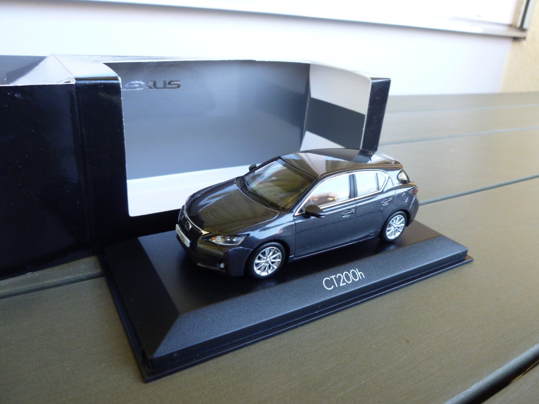 Lexus Modellini d'auto: Lexus CT200h – Nuovo e nell'imballaggio originale da Flawil venduto da Imperiosud 6