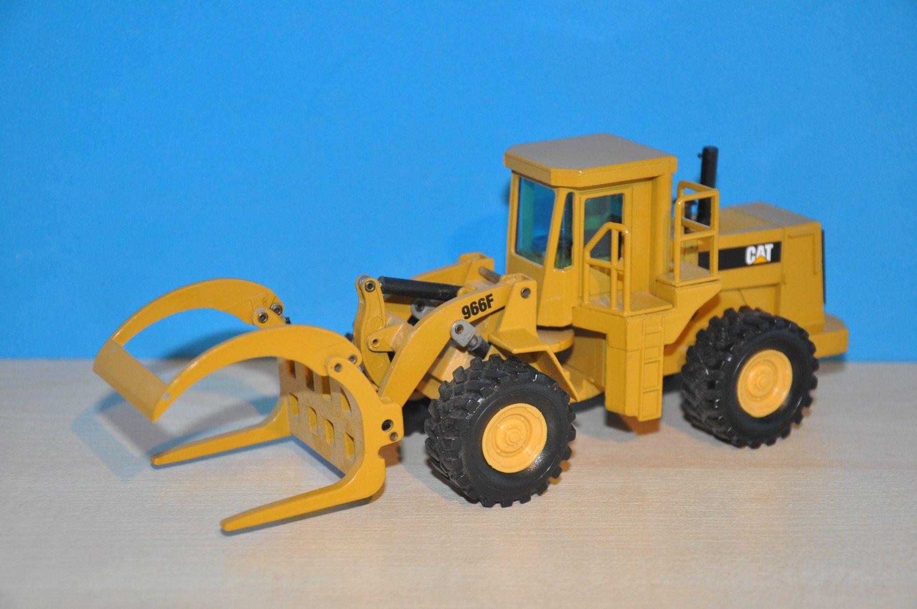 Kit di modellismo & Modellini statici: CAT 966 F Log Loader – Usato da Mitlödi venduto da worker04