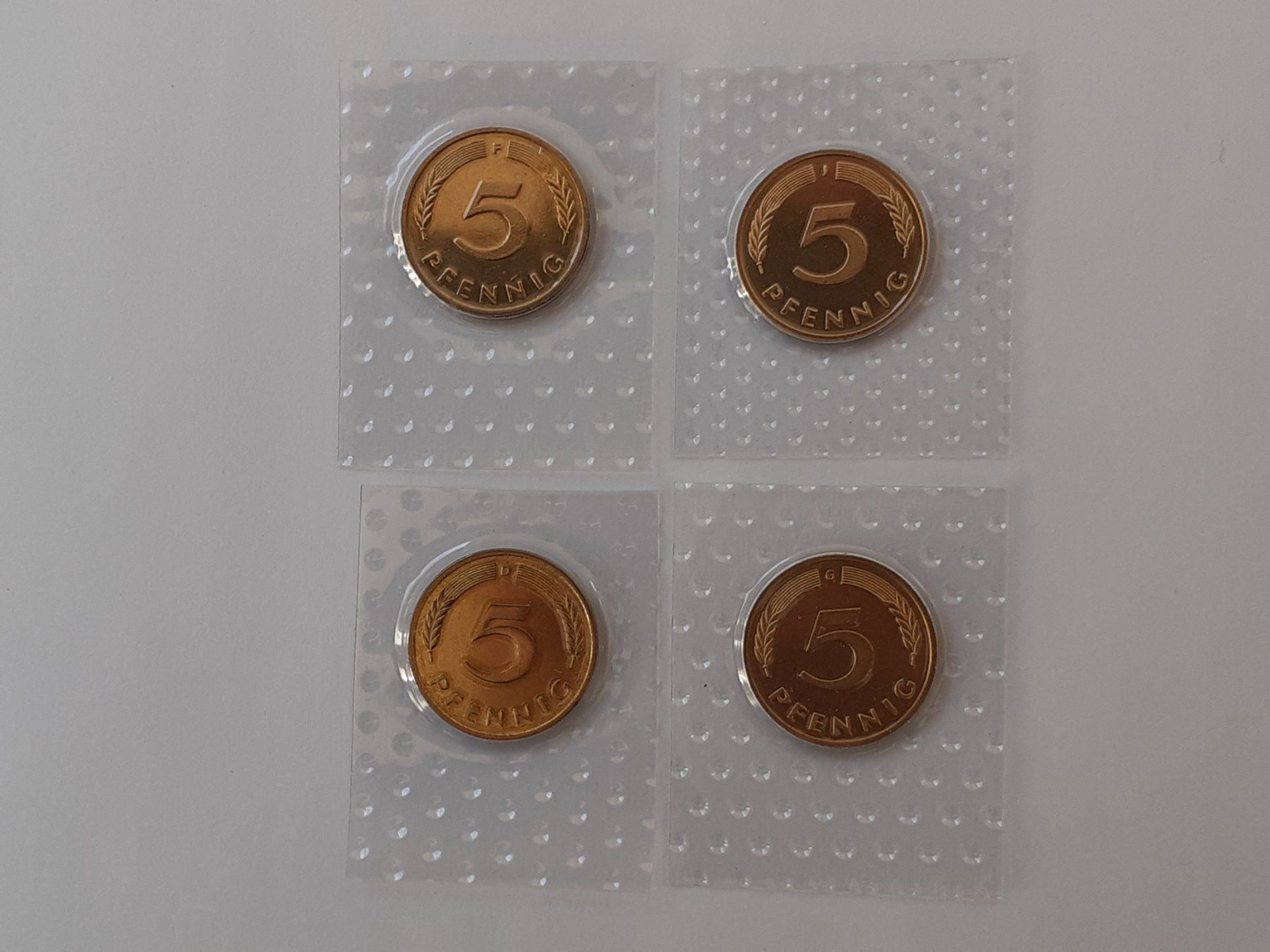 Toutes les monnaies: 4x 5 Pfennig 1981 Stgl – Neuf (Voir description) à Pravidondaz par LVtik