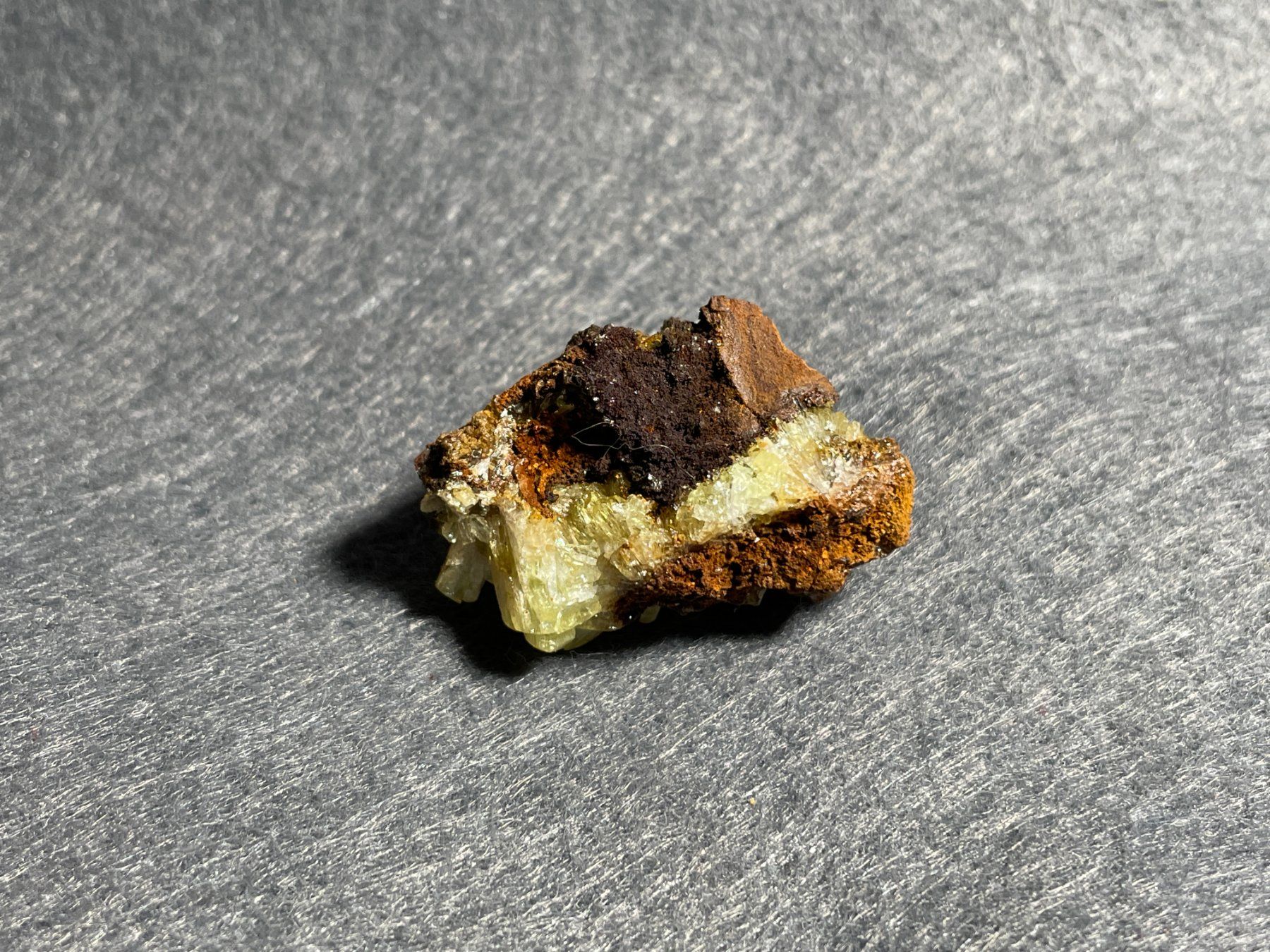 Mineralien & Heilsteine: Adamite - UV très fluorescent. – Neu (gemäss Beschreibung) aus Cernier von Gemy_Jam 4