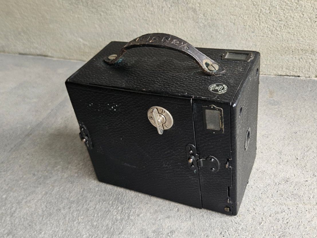 Kamera: Antike Boxkamera Ensign 2½ – Gebraucht aus Malans GR von Ovi83