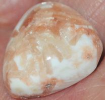 Cabochon L-2364 – Rosa Scolecit – 22x20mm