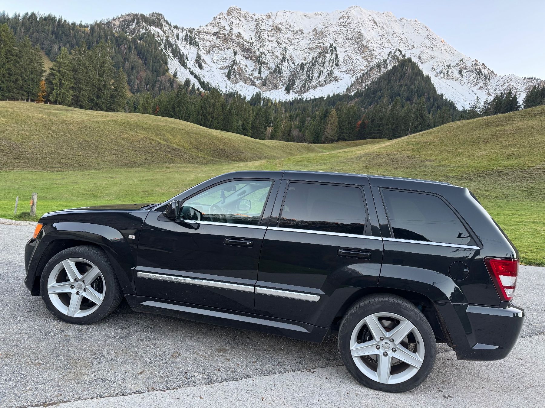 Jeep Automobili: Jeep srt 8 6.1 Hemi – Usato da Vuadens venduto da hoc_fd5p