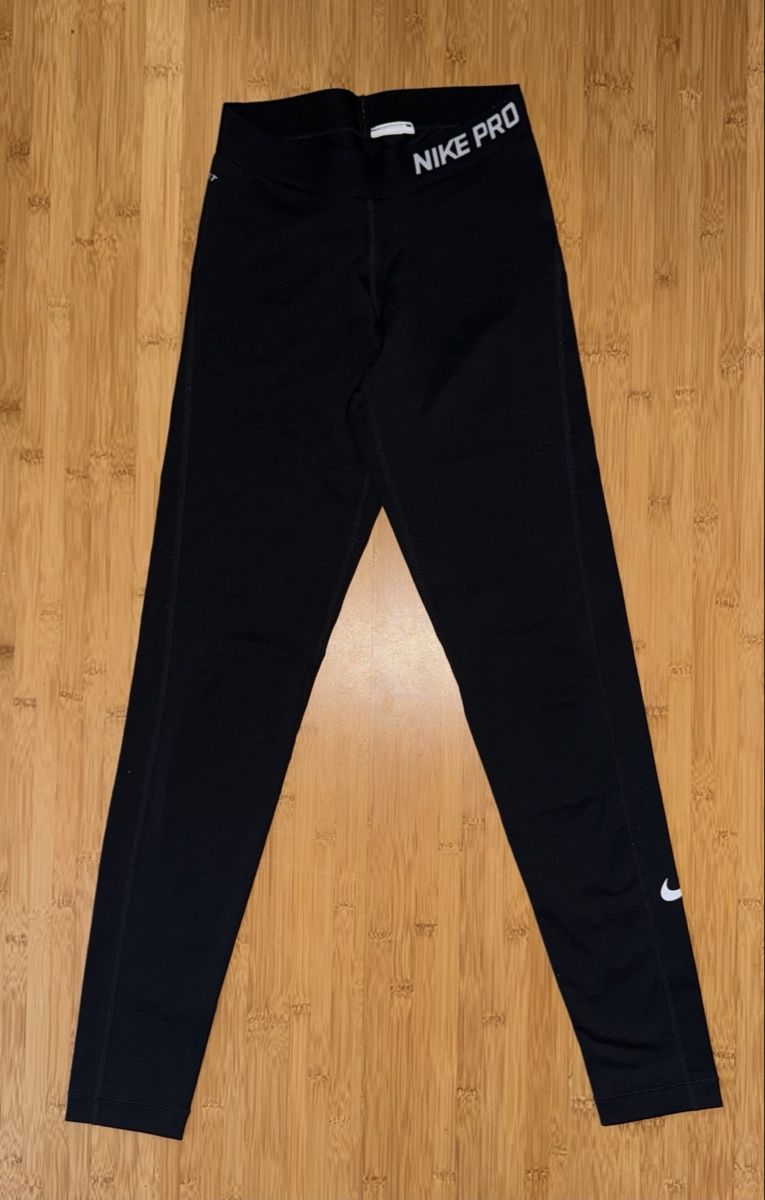 Nike Leggings: Nike Pro Lauftights, Schwarz, Gr. S – Usato da Brienz BE venduto da jeyjeyyyyy