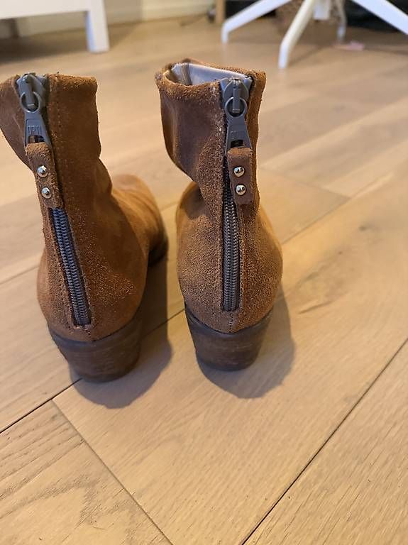 Scarpe da donna: Sehr schöne Wildleder Stiefelette  – Usato da Vogelsang AG venduto da SaRo-67 2