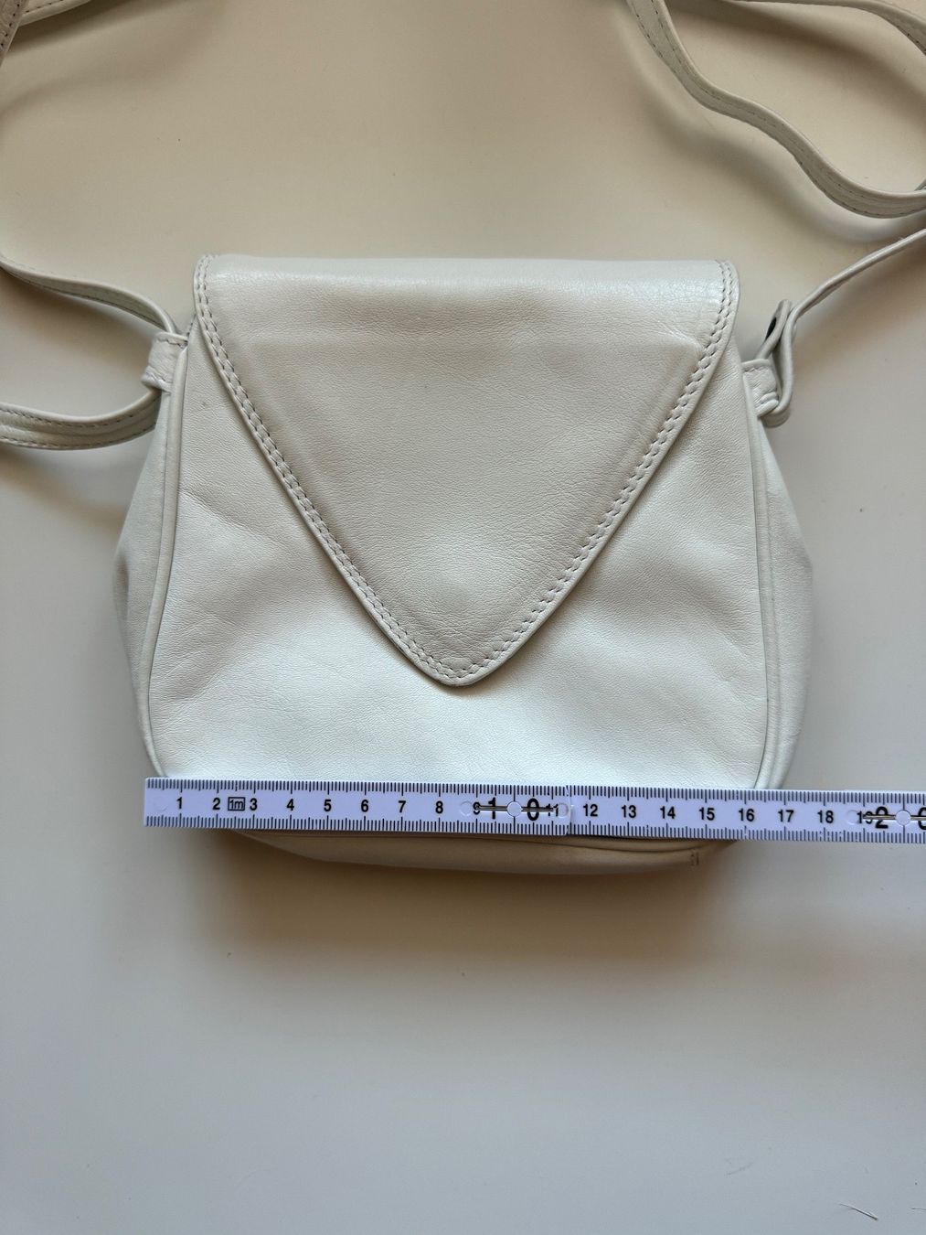 Borse da donna: Elegante weisse Tasche – Usato da Grosswangen venduto da shoes.bags.and.co 4