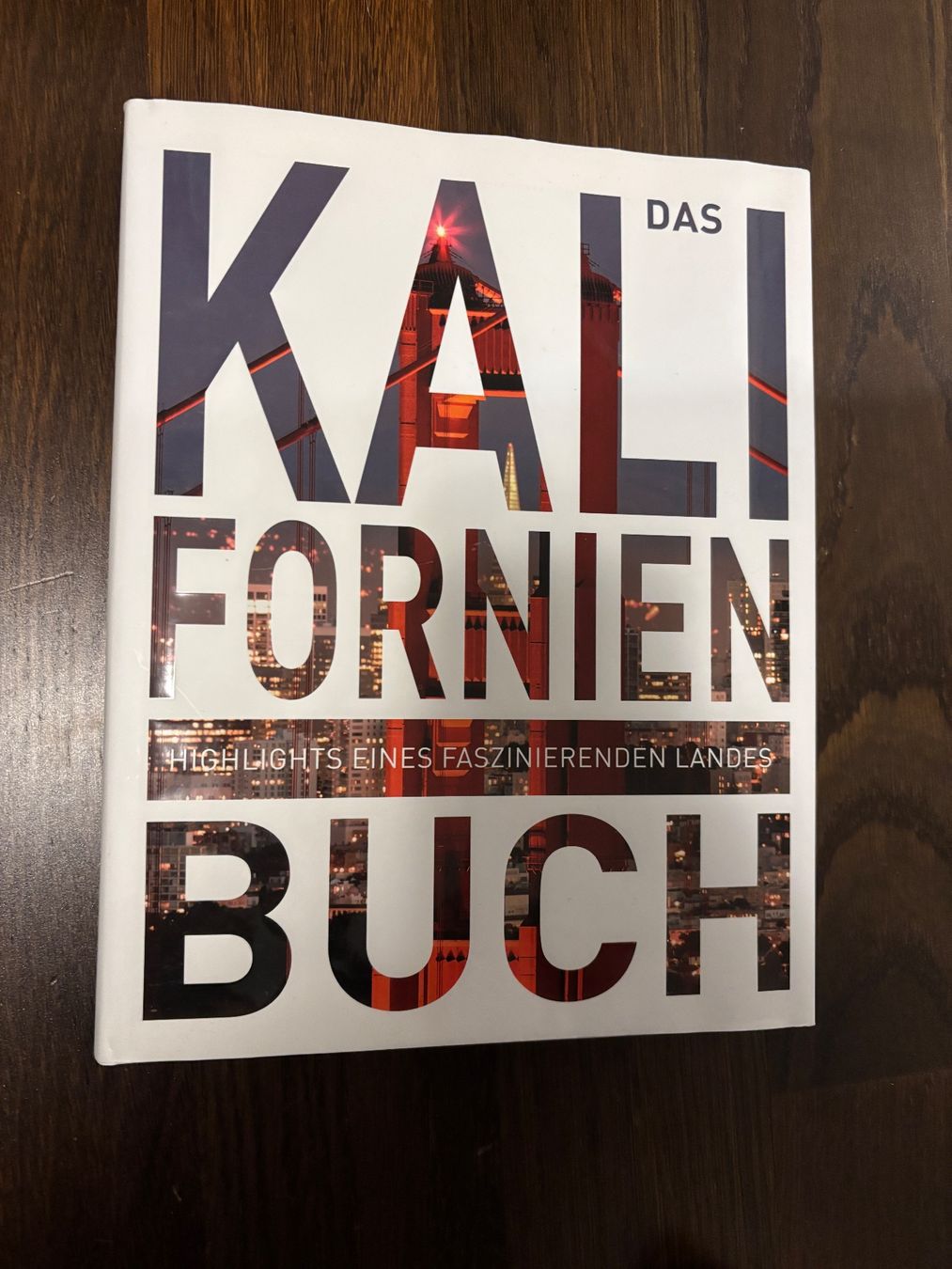 Bücher: Das Kalifornien Buch – Gebraucht aus Seuzach von SawyerKingwood