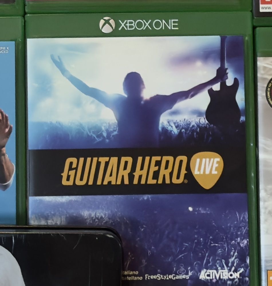 Microsoft Console: Xbox One + 19 giochi e chitarra – Usato da Arzo venduto da Jim_Boe13 8