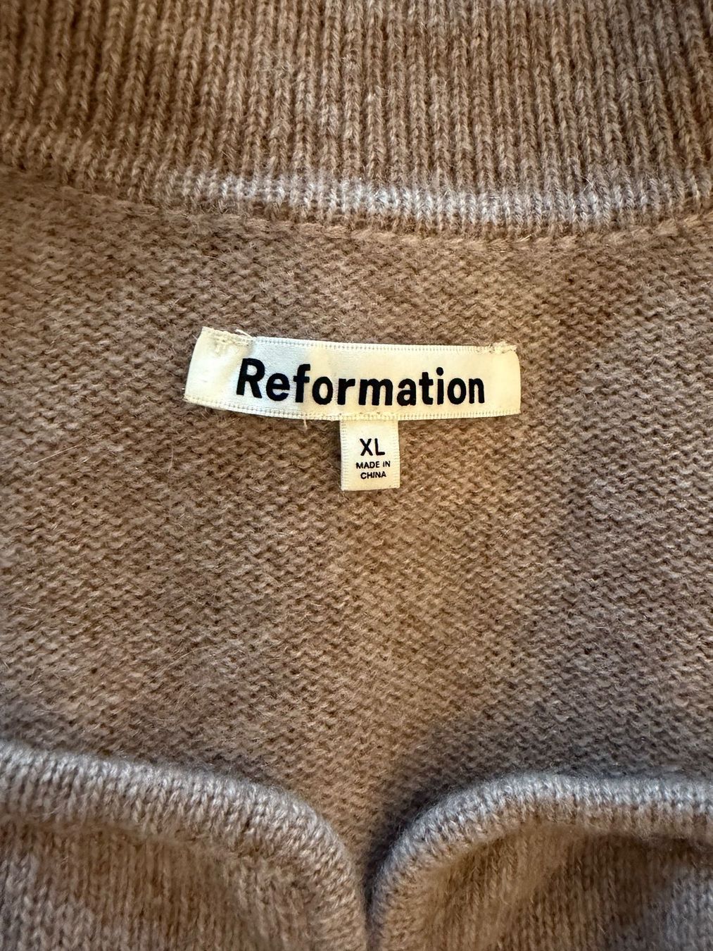 Pullover & Sweatshirts: Reformation Kaschmir Strickjacke braun – Gebraucht aus Dielsdorf von Anthony111 3