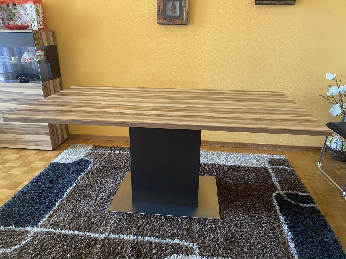 Tavoli: Table rectangulaire en contreplaqué, 8 personnes – Usato da Bussigny venduto da cac_q2c6 2