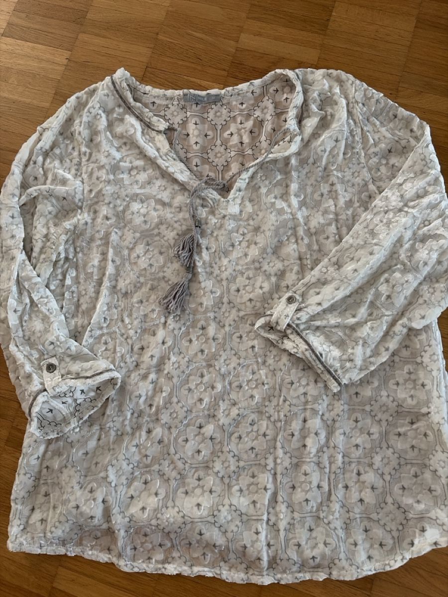 Nile Blusen: NILE Bluse mit Muster Grösse M neuwertig 80% Viskose – Neu (gemäss Beschreibung) aus Bassersdorf von mmo_gcx7 3