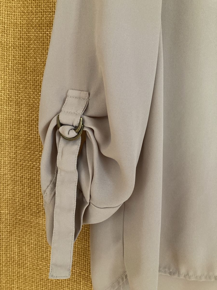 Blusen: Chemisier beige en satin - Bluse  – Gebraucht aus Ardon von hel_2sxp 4