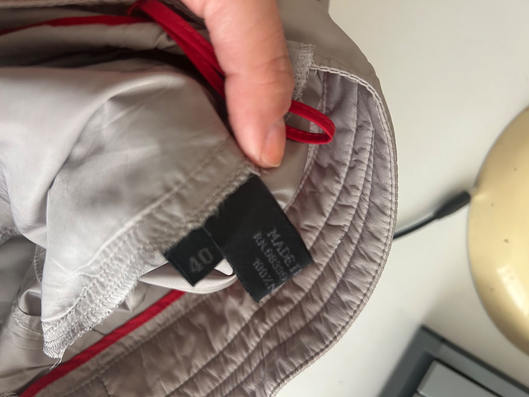 Prada Hosen: Prada Hose – Gebraucht aus Basel von min_6kms 6